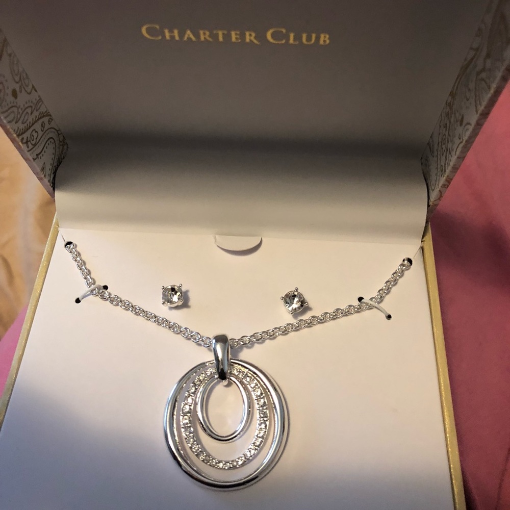 Necklace and earring set